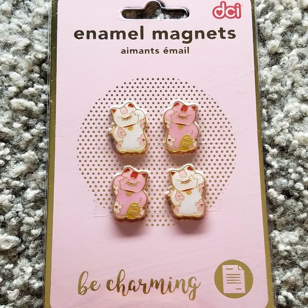 SUPER CUTE Kitty Magnets - Set of 4 - Pink & White - Picture 1 of 3